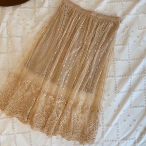 Midi lace skirt